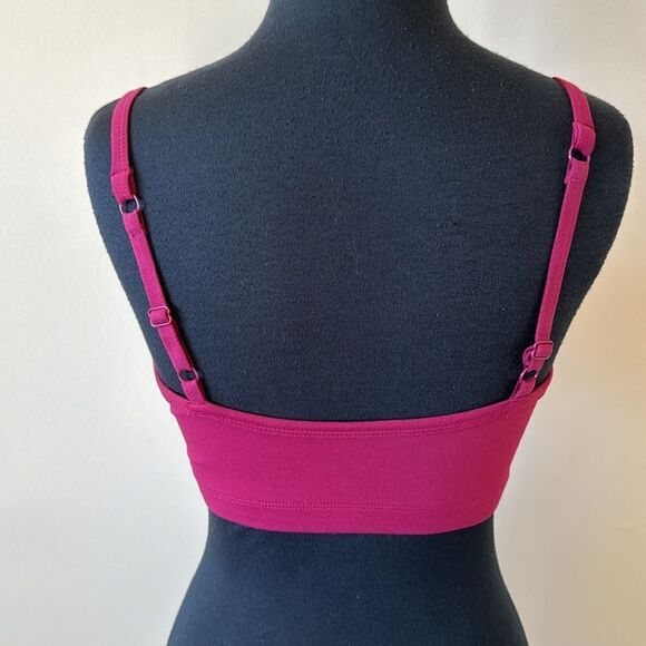 Fabletics burgundy crossover banded sports bra. Medium. - Picture 4 of 5